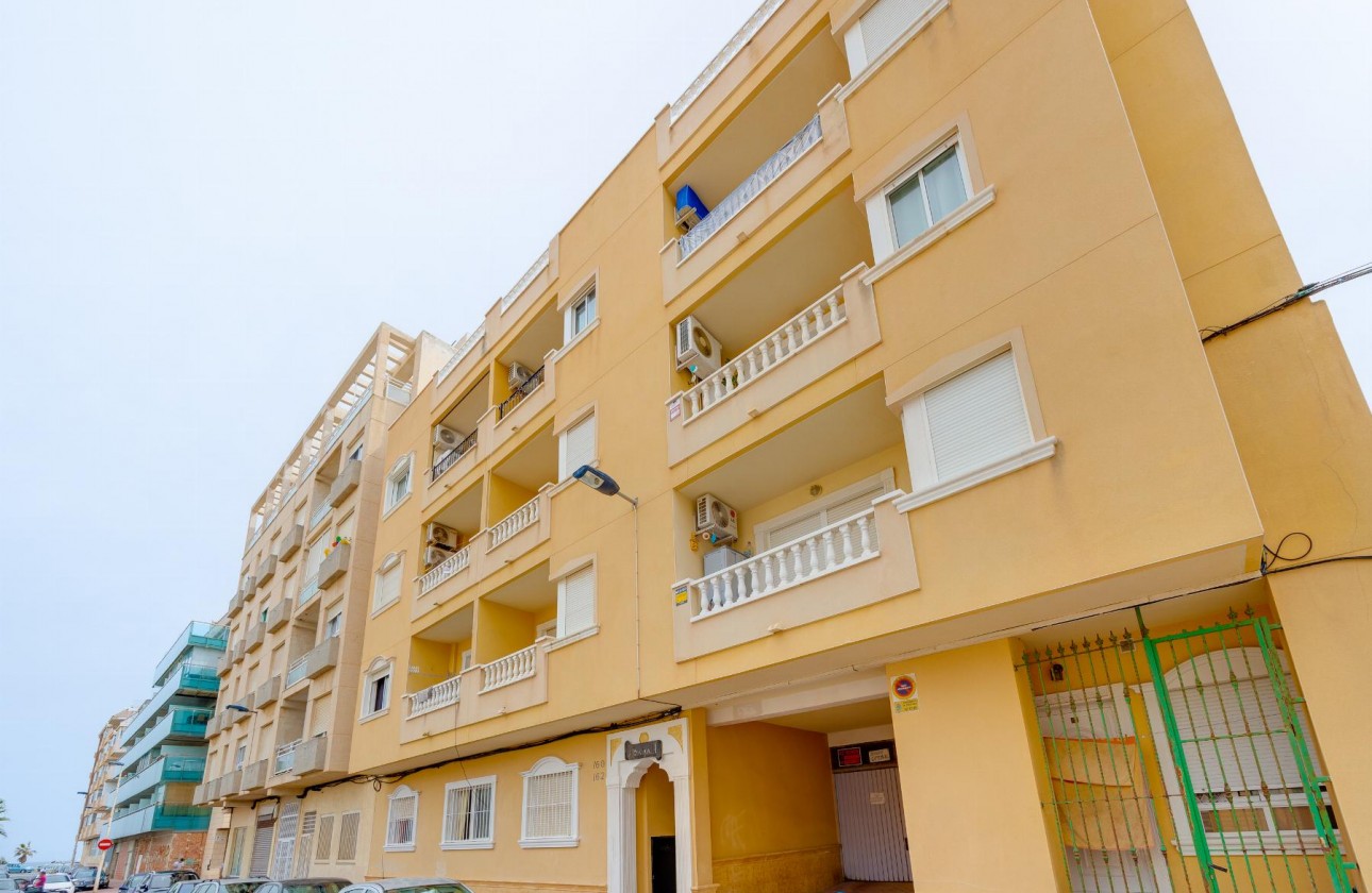 Resale - Apartment / flat - Torrevieja - Playa de Los Locos-Curva del Palangre