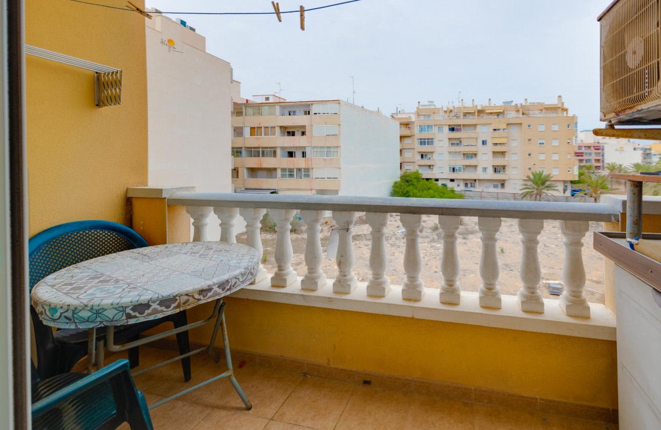 Resale - Apartment / flat - Torrevieja - Playa de Los Locos-Curva del Palangre