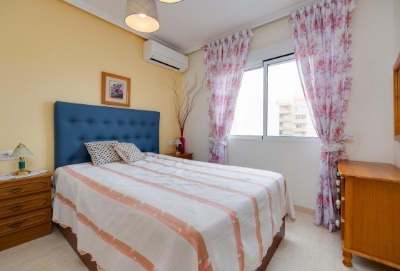 Resale - Apartment / flat - Torrevieja - Playa de Los Locos-Curva del Palangre