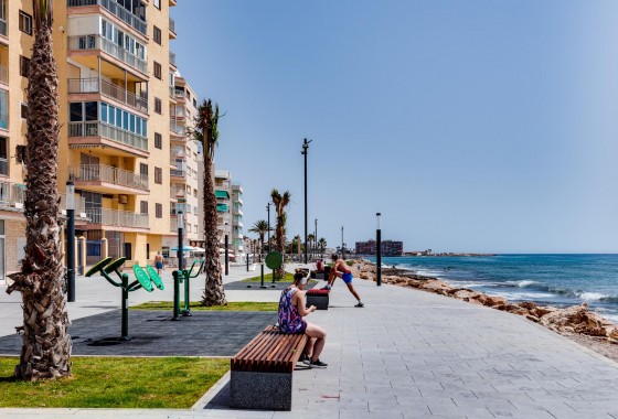 Resale - Apartment / flat - Torrevieja - Playa de Los Locos-Curva del Palangre