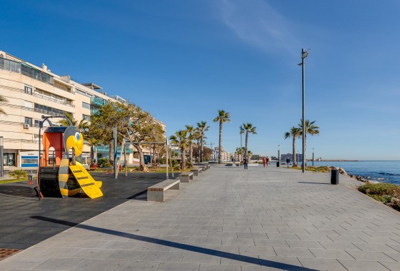 Resale - Apartment / flat - Torrevieja - Playa de Los Locos-Curva del Palangre