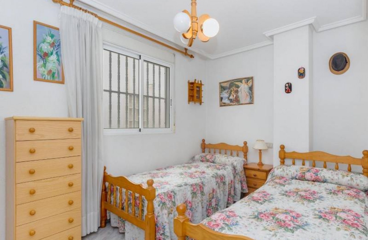 Resale - Apartment / flat - Torrevieja - Estacion de autobuses