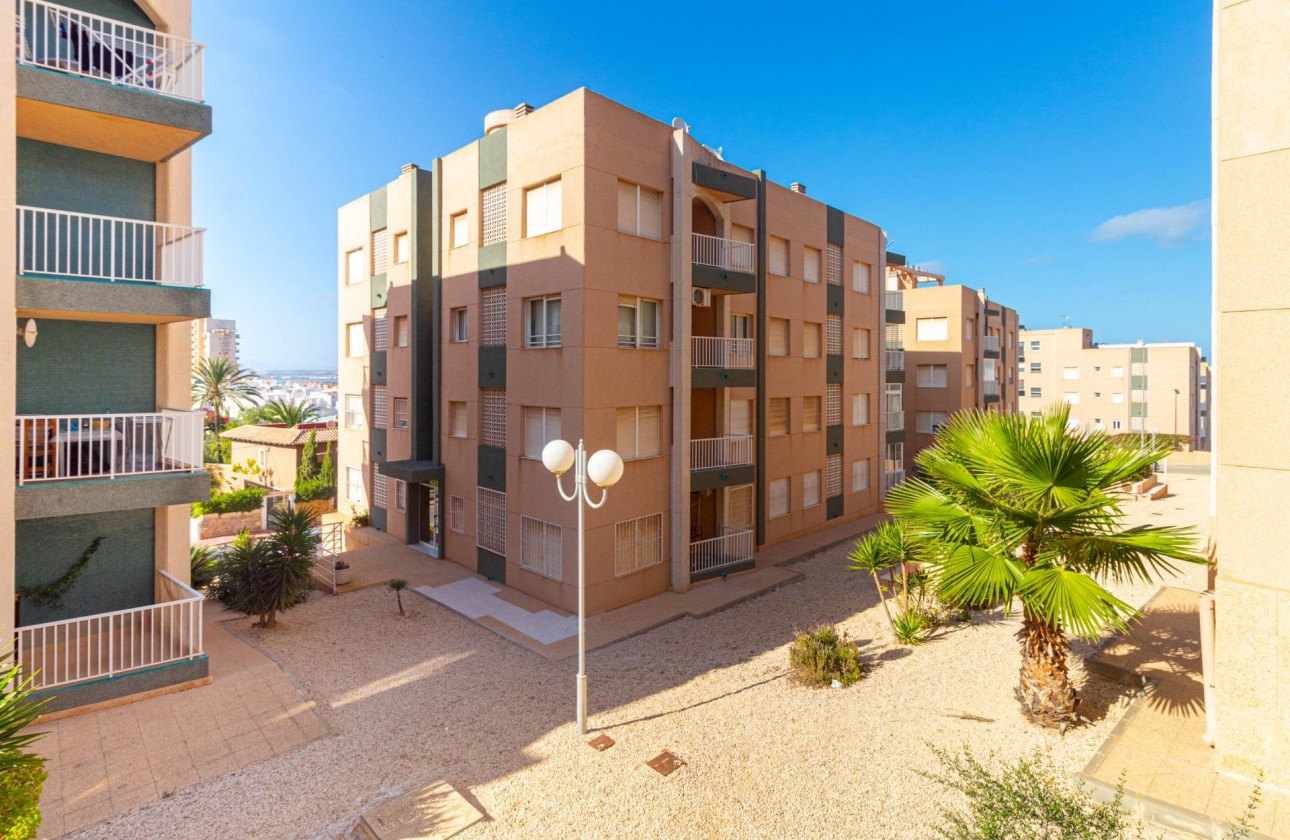 Resale - Apartment / flat - Torrevieja - La Mata