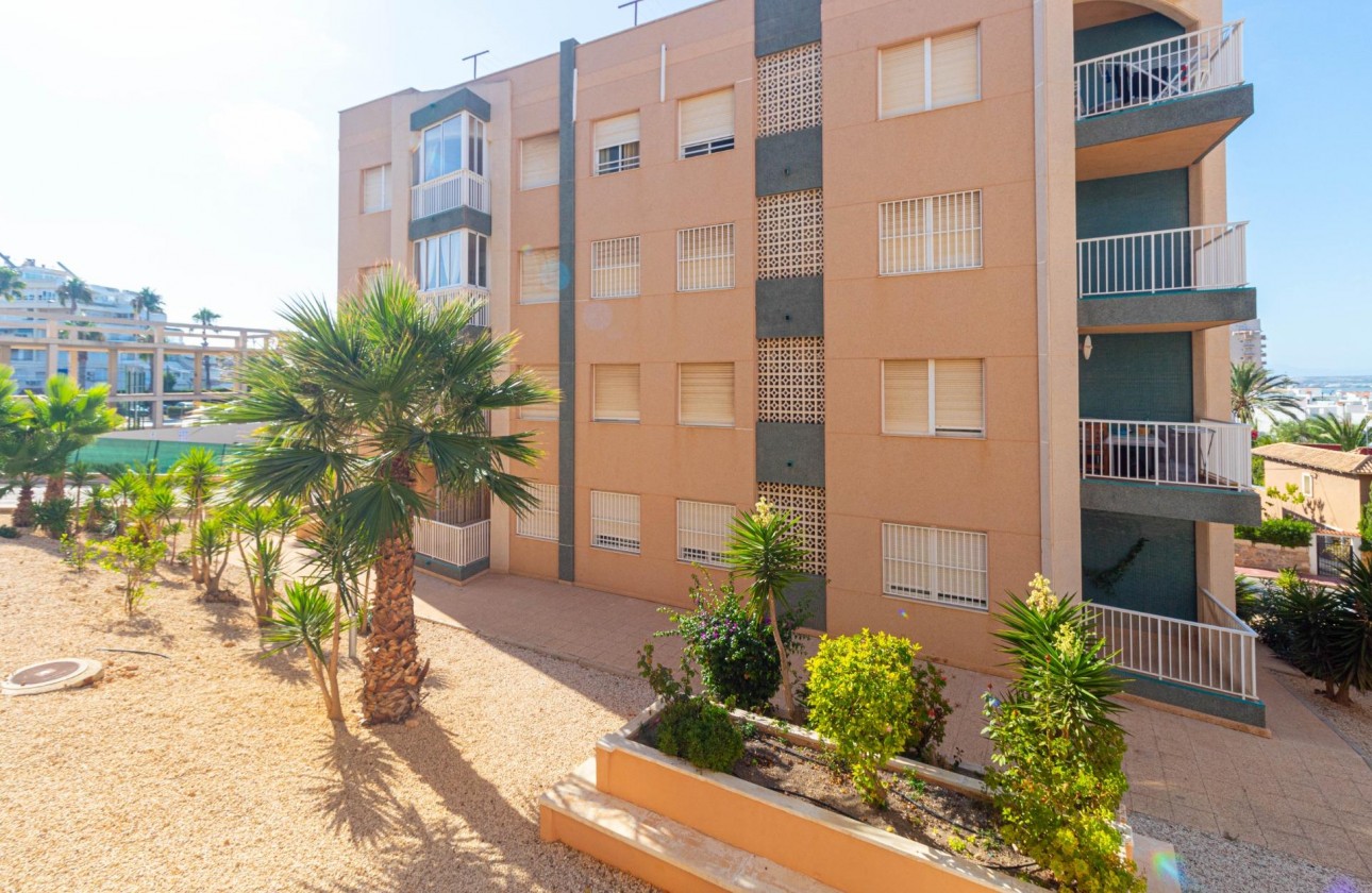 Resale - Apartment / flat - Torrevieja - La Mata