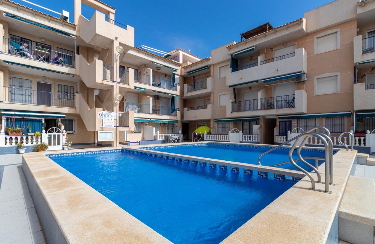 Resale - Apartment / flat - Torrevieja - Playa de los Naufragos