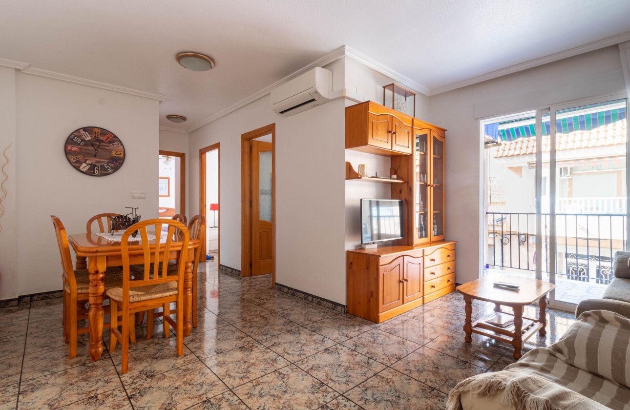 Resale - Apartment / flat - Torrevieja - Playa de los Naufragos