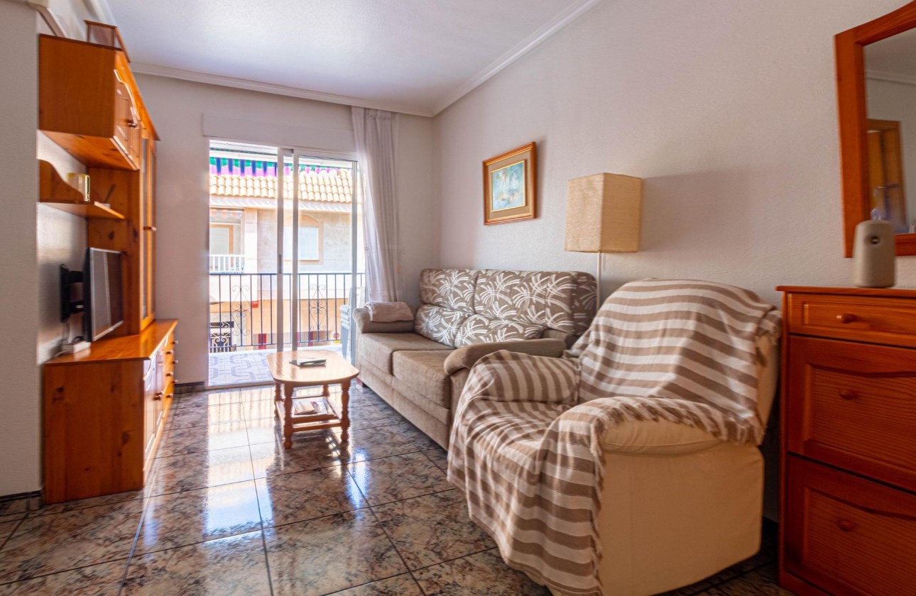 Resale - Apartment / flat - Torrevieja - Playa de los Naufragos