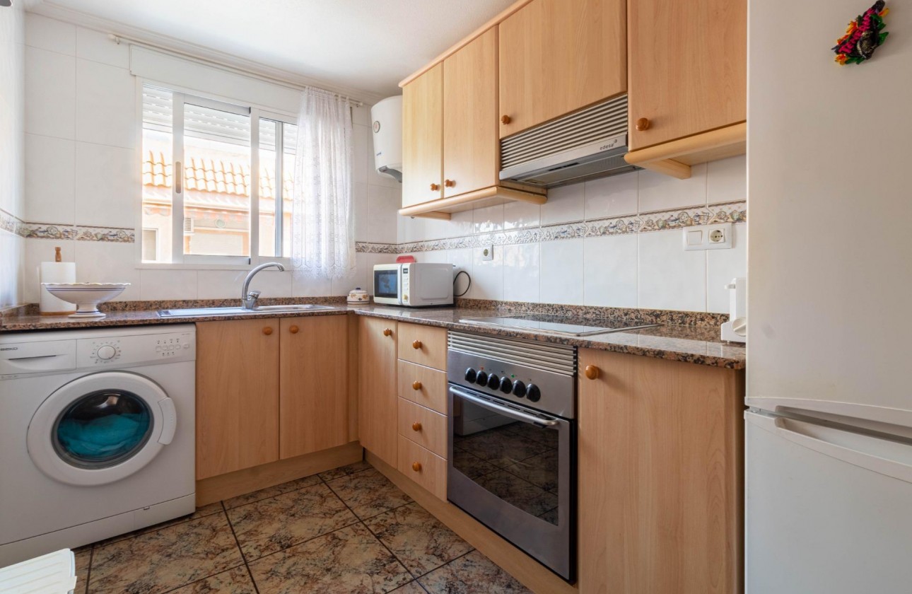 Resale - Apartment / flat - Torrevieja - Playa de los Naufragos