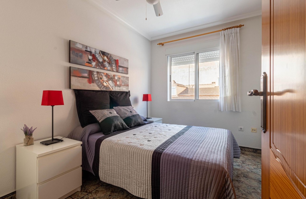 Resale - Apartment / flat - Torrevieja - Playa de los Naufragos