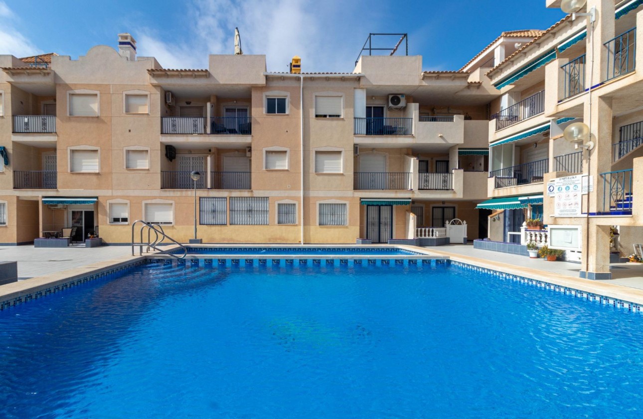 Resale - Apartment / flat - Torrevieja - Playa de los Naufragos