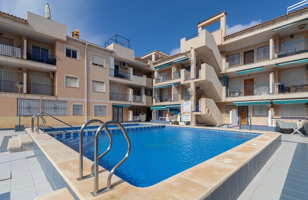 Resale - Apartment / flat - Torrevieja - Playa de los Naufragos