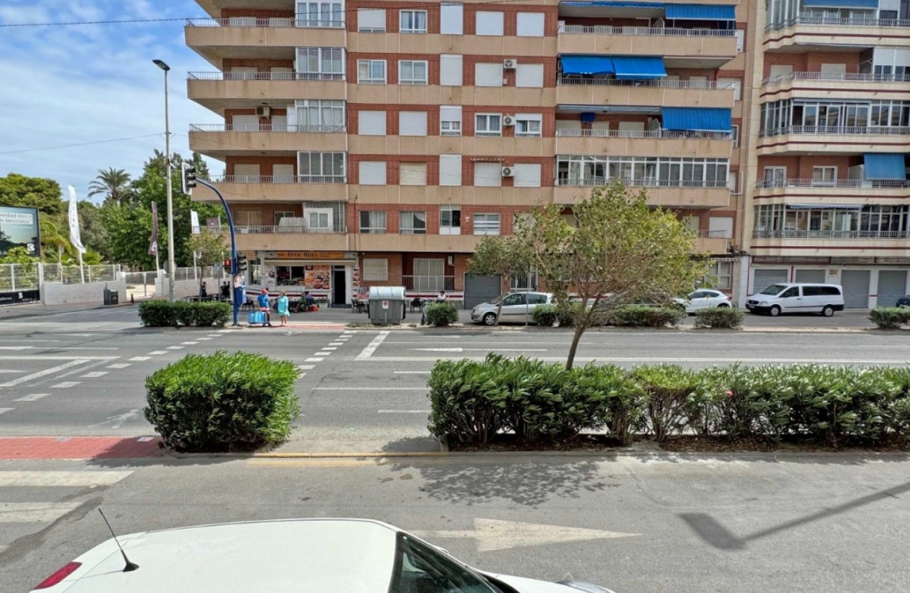 Resale - Apartment / flat - Torrevieja - El Acequión - Los Náufragos