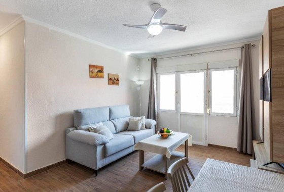 Resale - Apartment / flat - Torrevieja - Estacion de autobuses