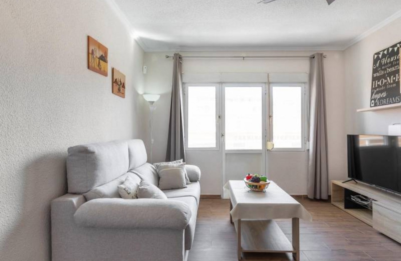 Resale - Apartment / flat - Torrevieja - Estacion de autobuses