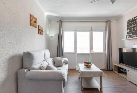 Resale - Apartment / flat - Torrevieja - Estacion de autobuses