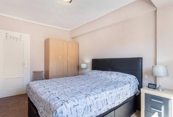 Resale - Apartment / flat - Torrevieja - Estacion de autobuses