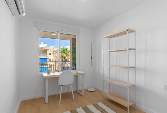 Resale - Apartment / flat - Torrevieja - playa de los naufragos