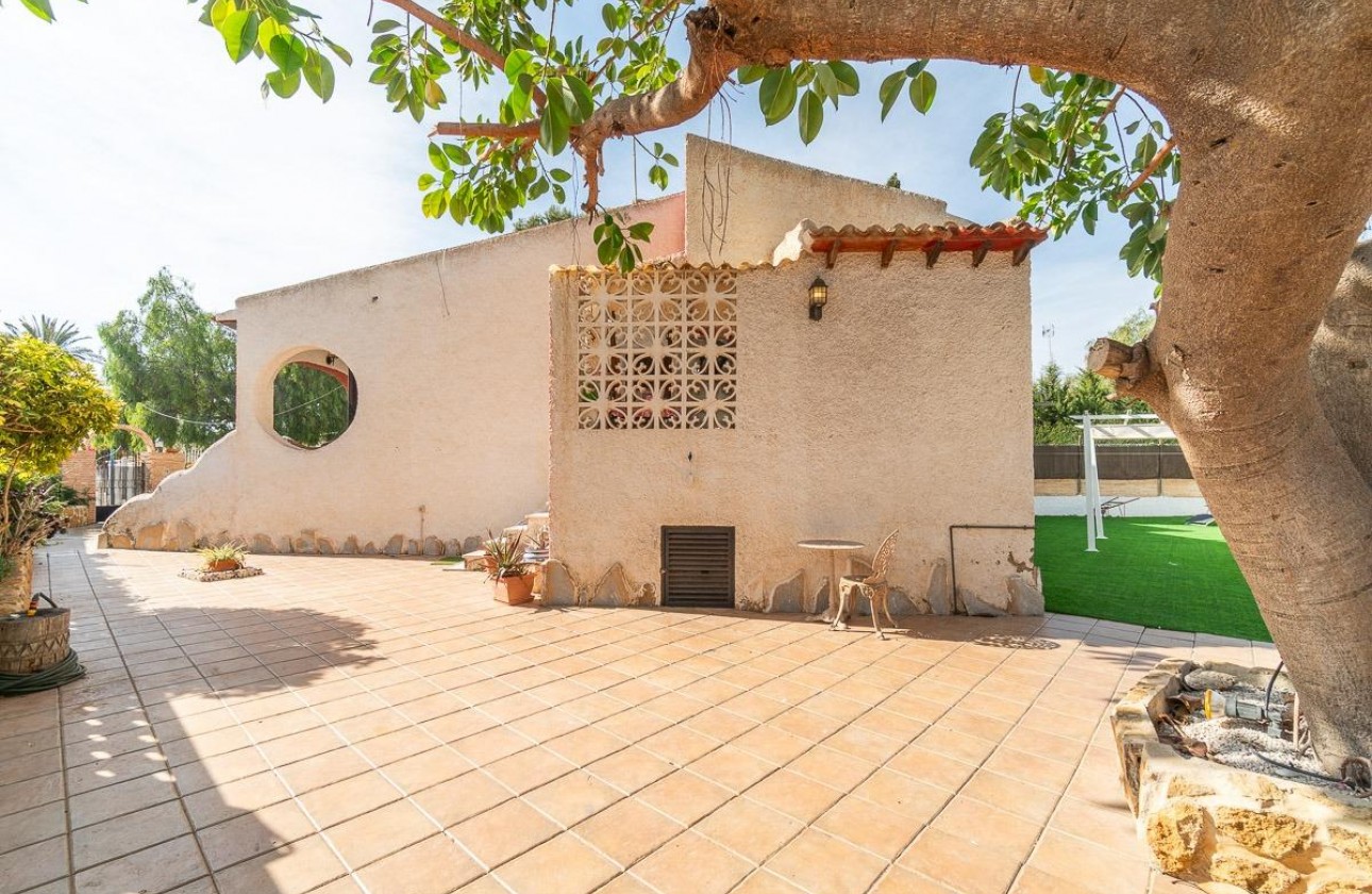 Resale - Villa - Orihuela Costa - Punta Prima