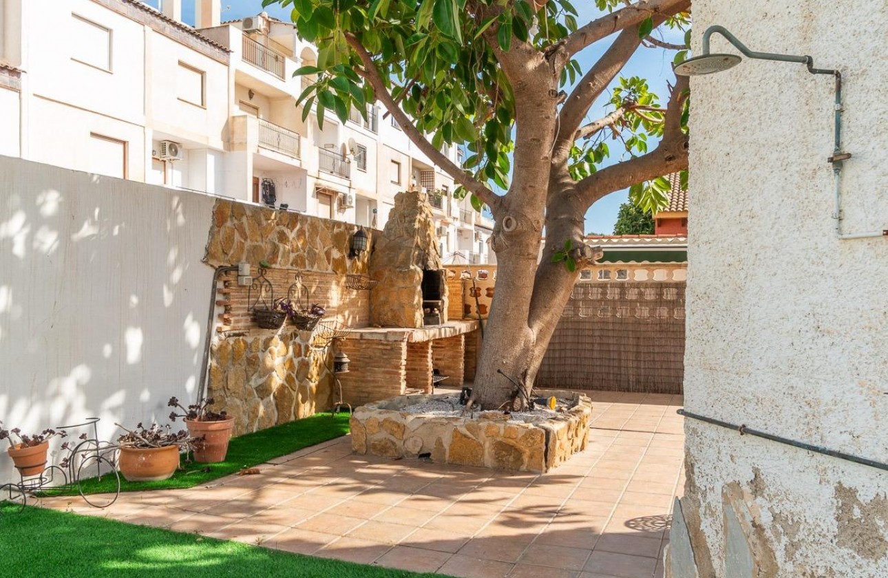 Resale - Villa - Orihuela Costa - Punta Prima