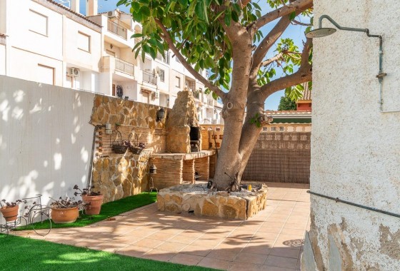 Resale - Villa - Orihuela Costa - Punta Prima