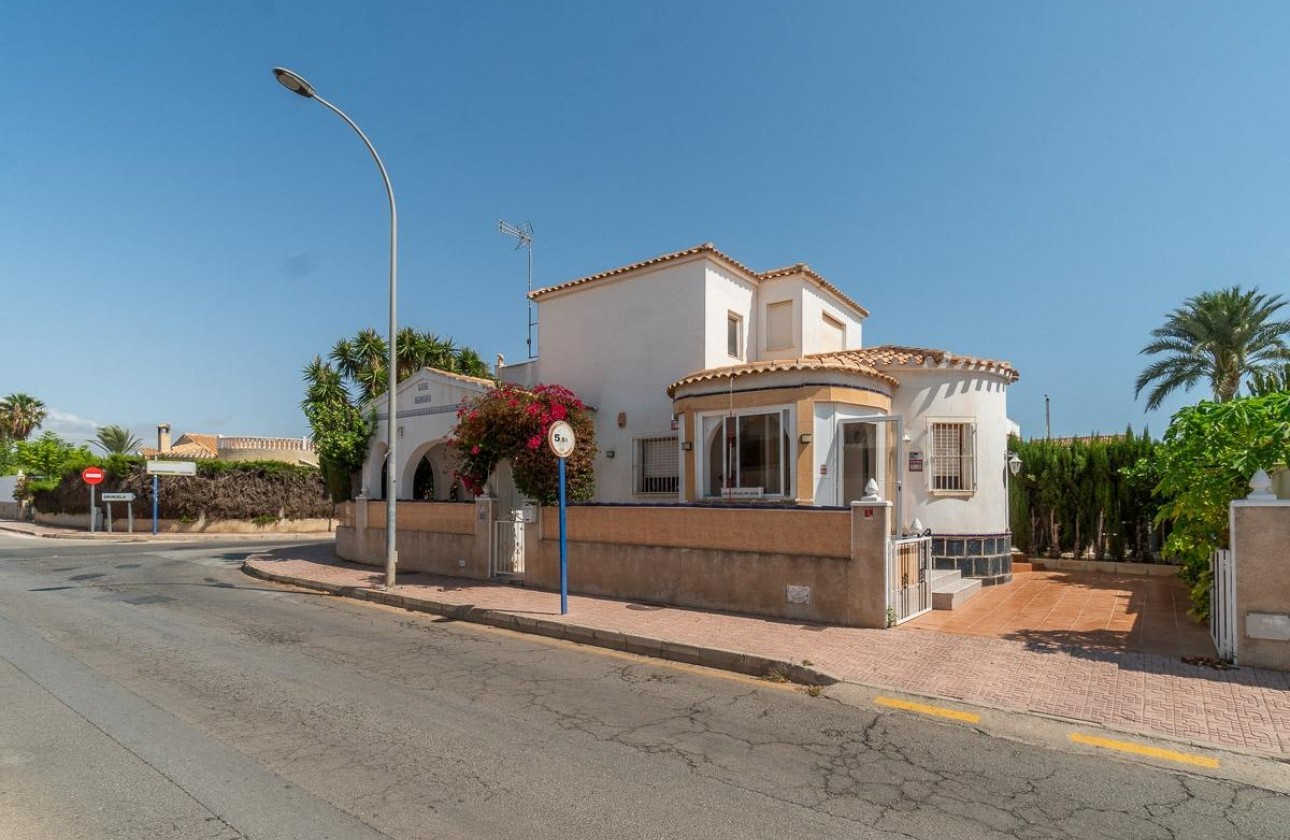 Resale - Villa - Orihuela Costa - La Florida