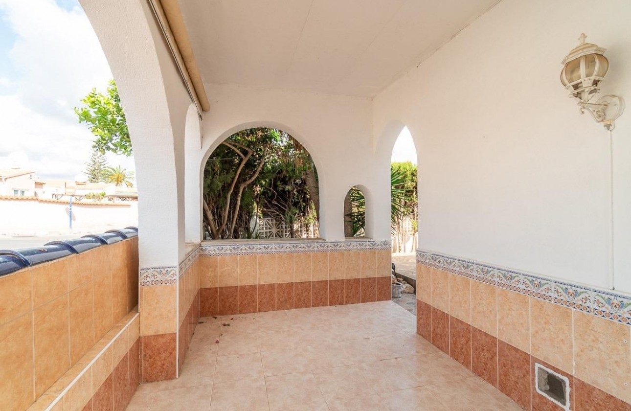 Resale - Villa - Orihuela Costa - La Florida