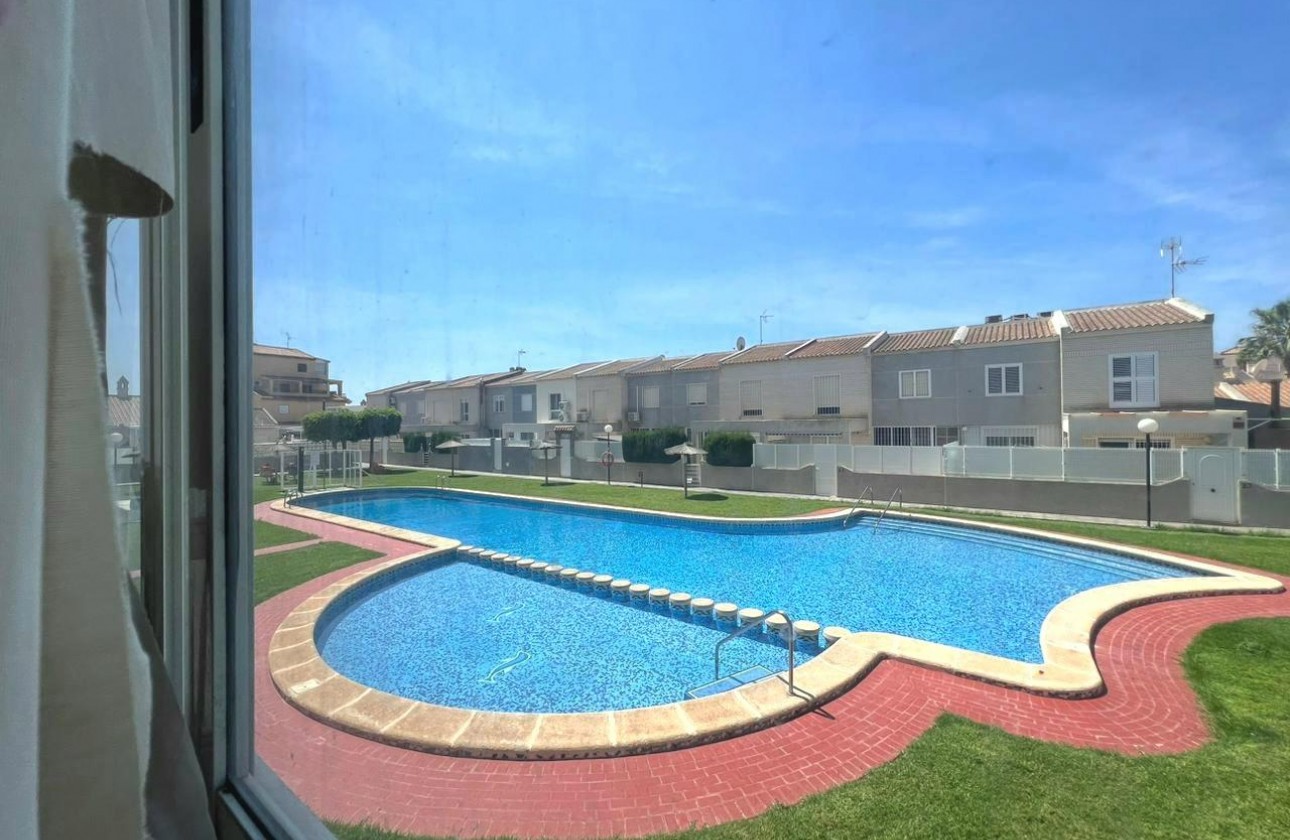 Resale - Apartment / flat - Torrevieja - Aguas nuevas 1