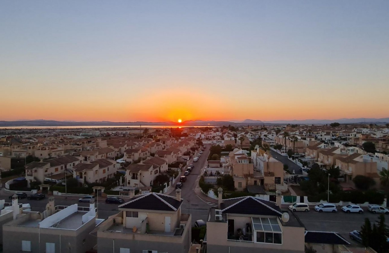 Resale - Apartment / flat - Torrevieja - Aguas nuevas 1