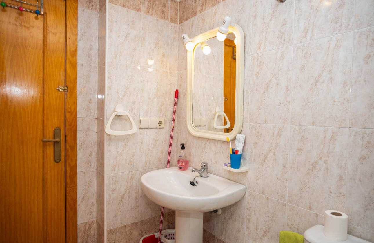 Resale - Apartment / flat - Torrevieja - Centro