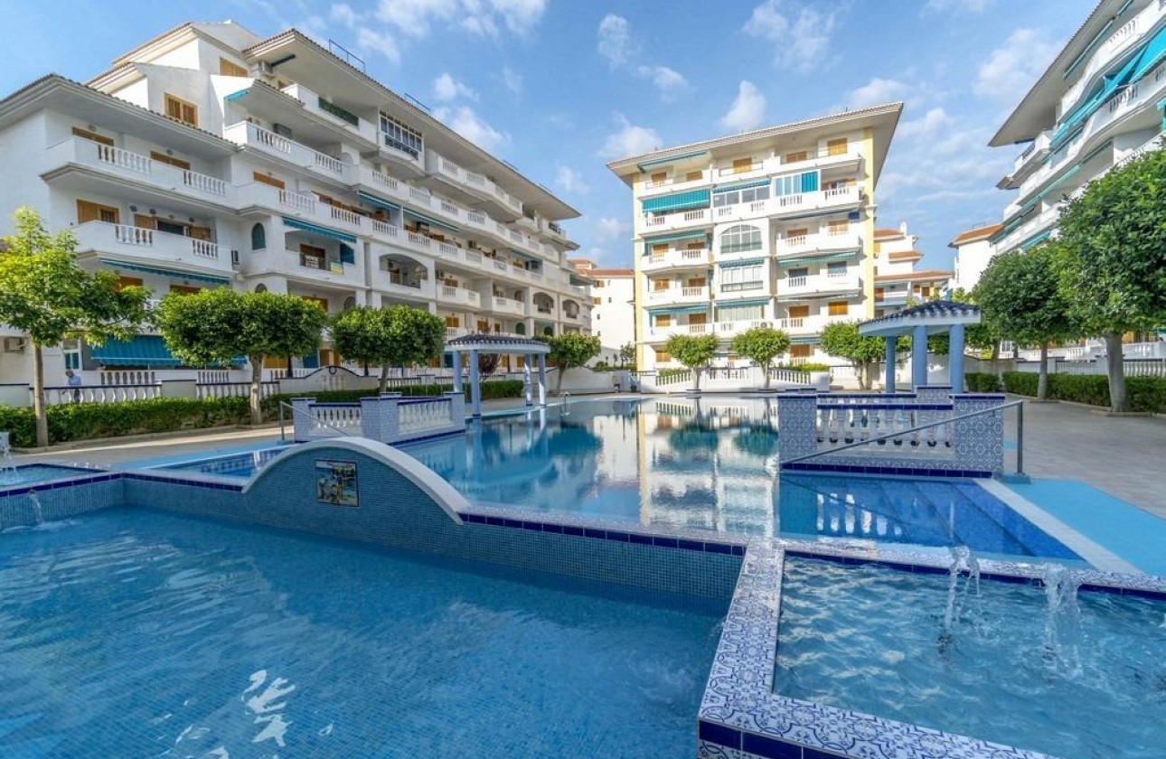 Resale - Apartment / flat - Torrevieja - La Mata