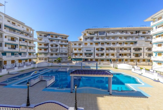 Resale - Apartment / flat - Torrevieja - La Mata