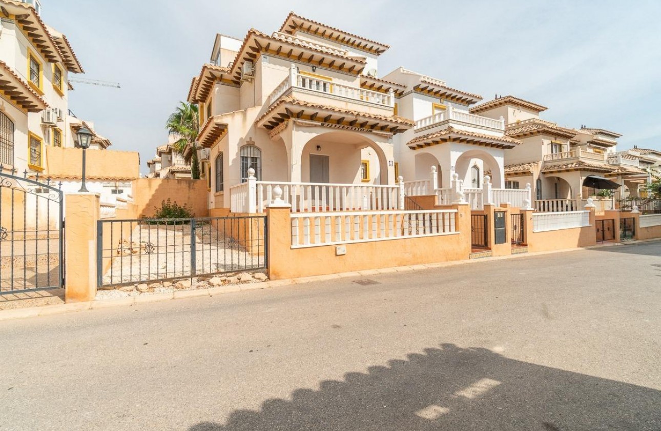 Resale - Villa - Orihuela Costa - Los Dolses