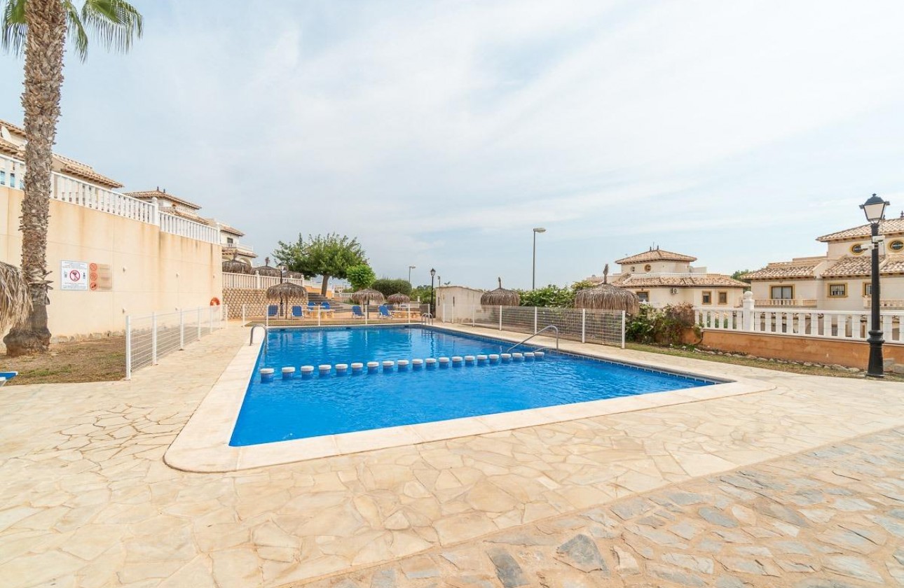 Resale - Villa - Orihuela Costa - Los Dolses