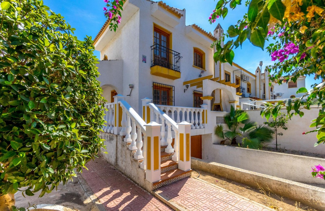 Resale - Villa - Torrevieja - Los altos