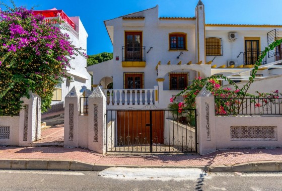 Resale - Villa - Torrevieja - Los altos