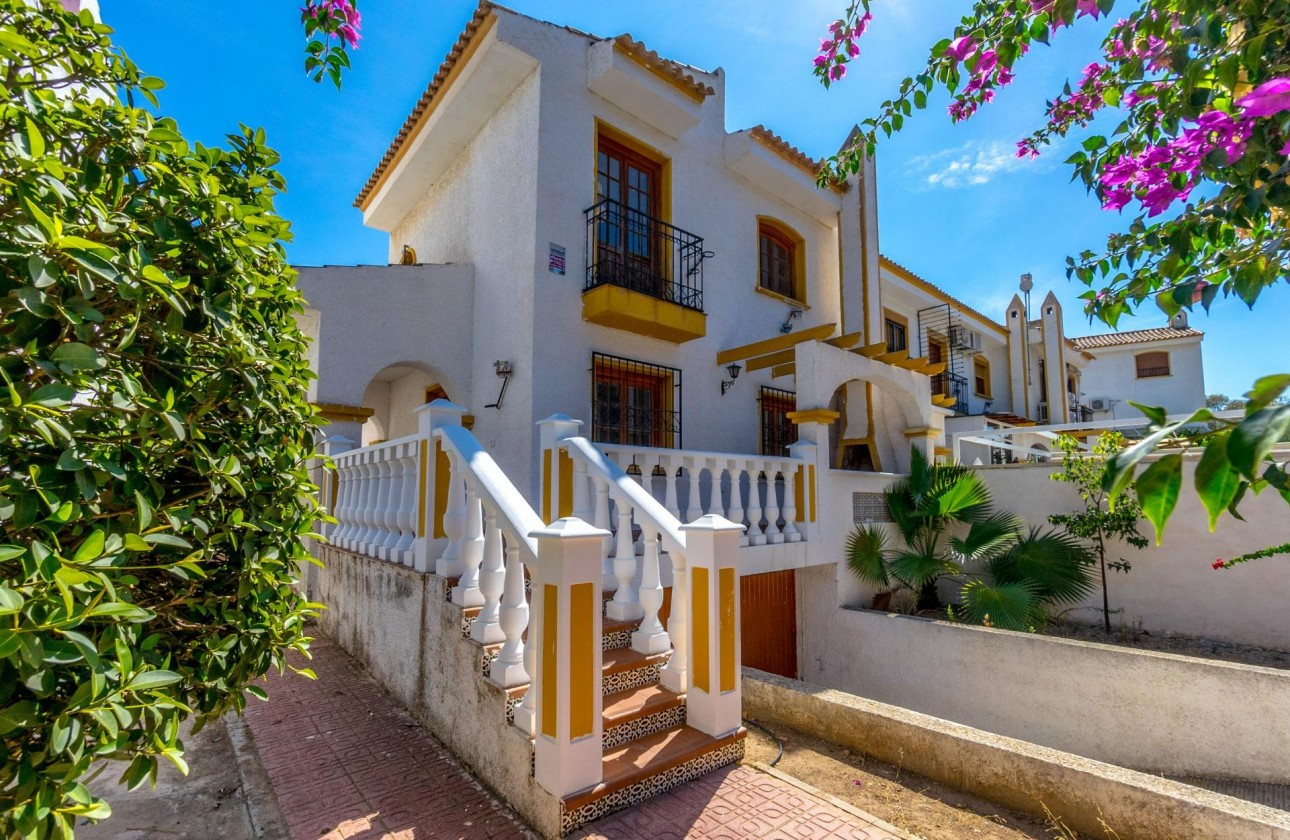 Resale - Villa - Torrevieja - Los altos