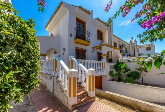 Resale - Villa - Torrevieja - Los altos