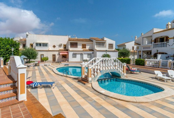 Resale - Villa - Torrevieja - Los altos