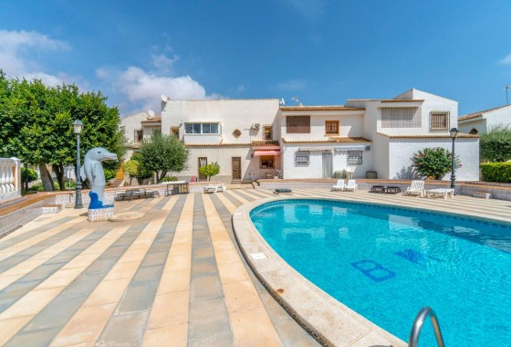 Resale - Villa - Torrevieja - Los altos