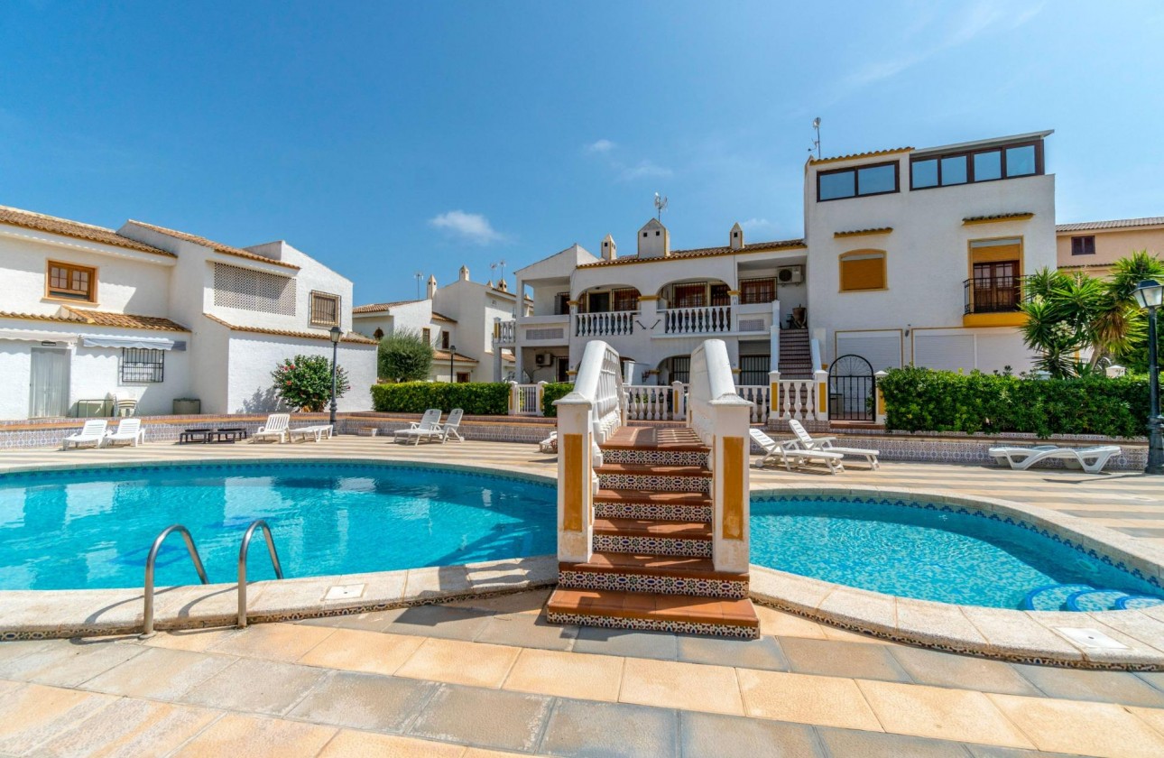 Resale - Villa - Torrevieja - Los altos