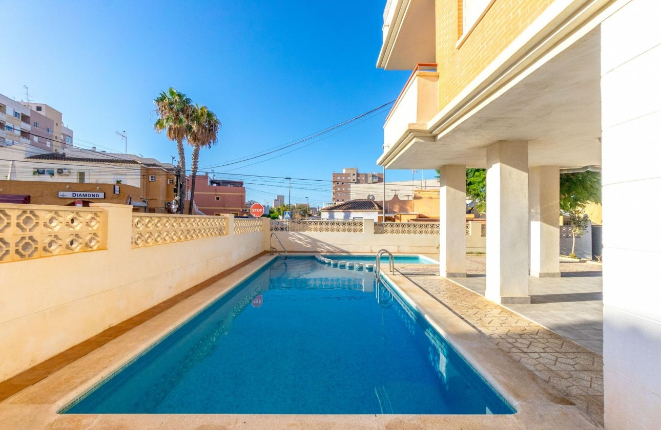 Resale - Apartment / flat - Torrevieja - Nueva Torrevieja