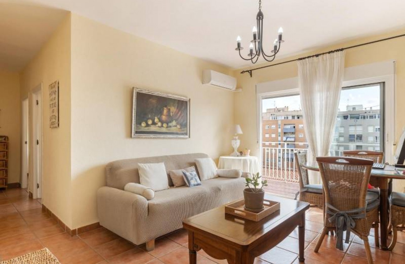 Resale - Apartment / flat - Torrevieja - Estacion de autobuses