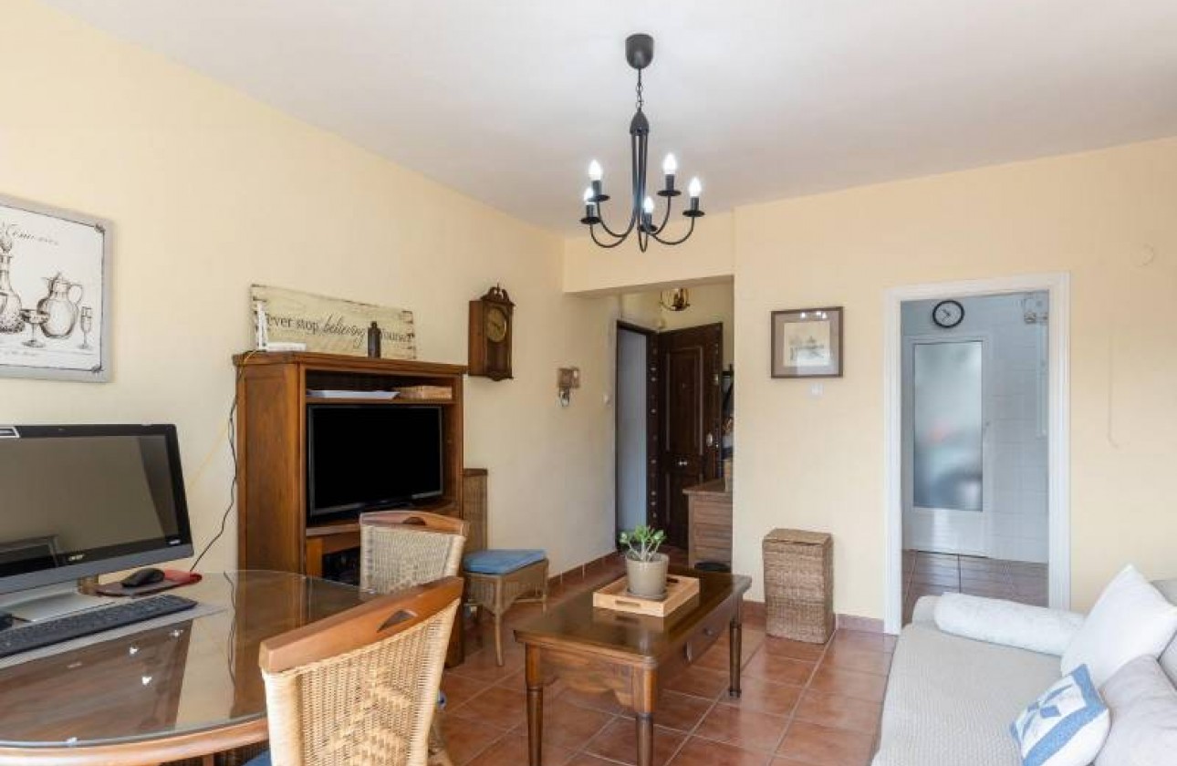 Resale - Apartment / flat - Torrevieja - Estacion de autobuses