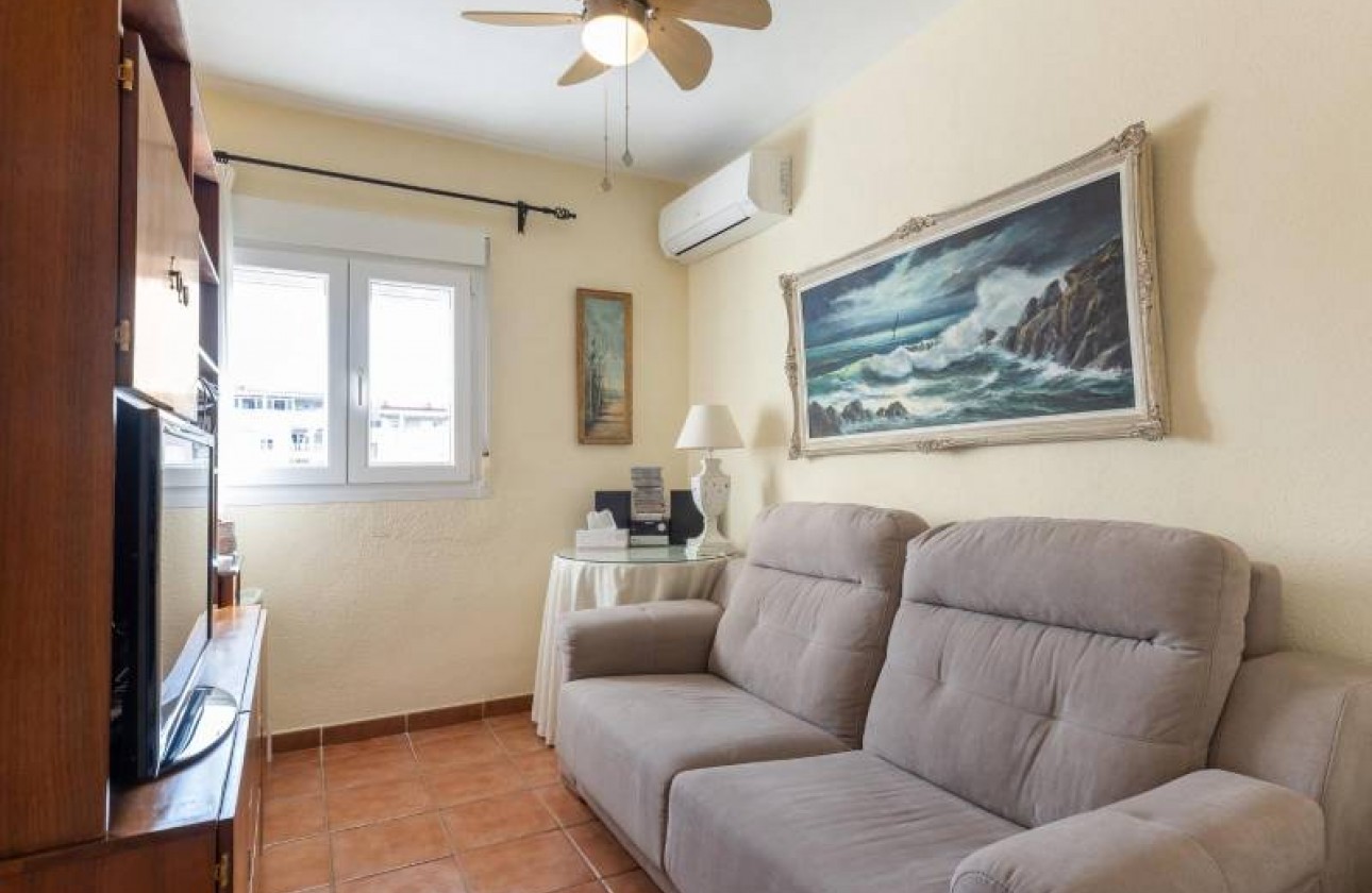 Resale - Apartment / flat - Torrevieja - Estacion de autobuses