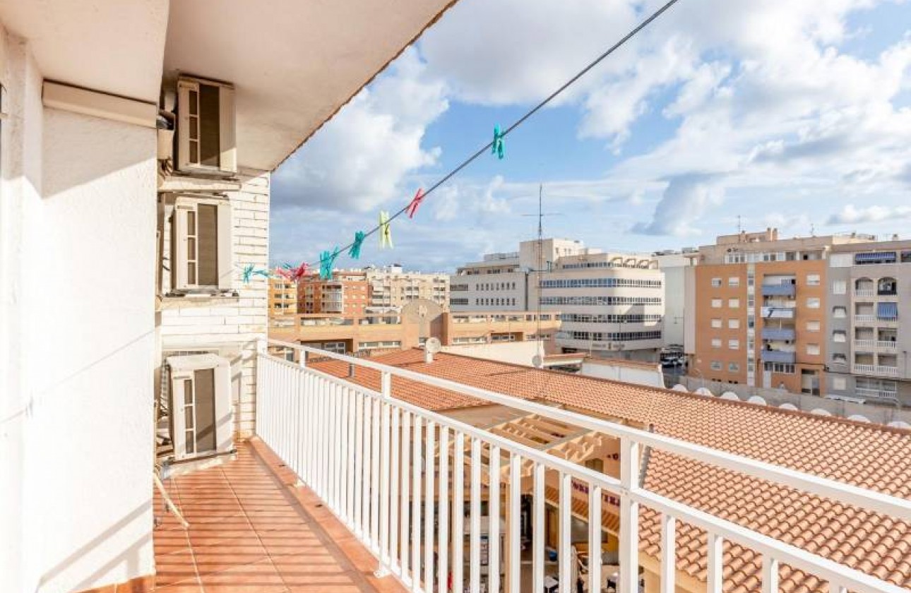 Resale - Apartment / flat - Torrevieja - Estacion de autobuses