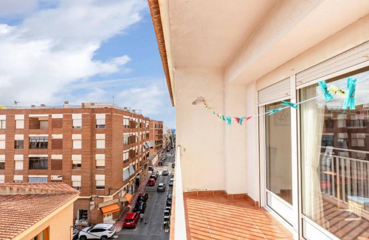 Resale - Apartment / flat - Torrevieja - Estacion de autobuses