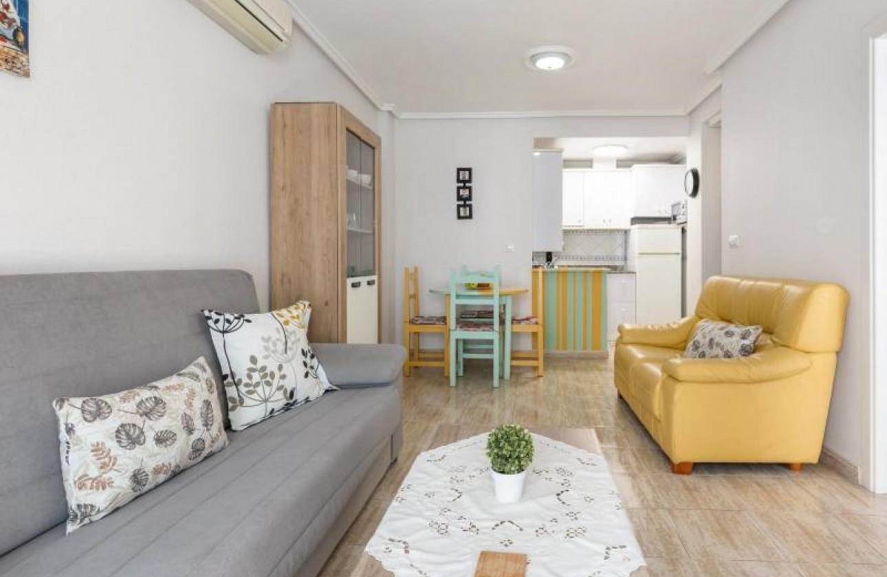 Resale - Apartment / flat - Torrevieja - Estacion de autobuses