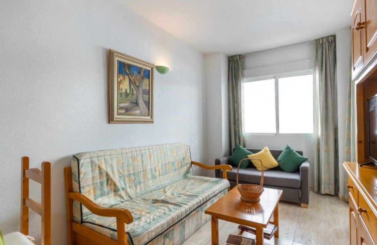 Resale - Apartment / flat - Torrevieja - Estacion de autobuses