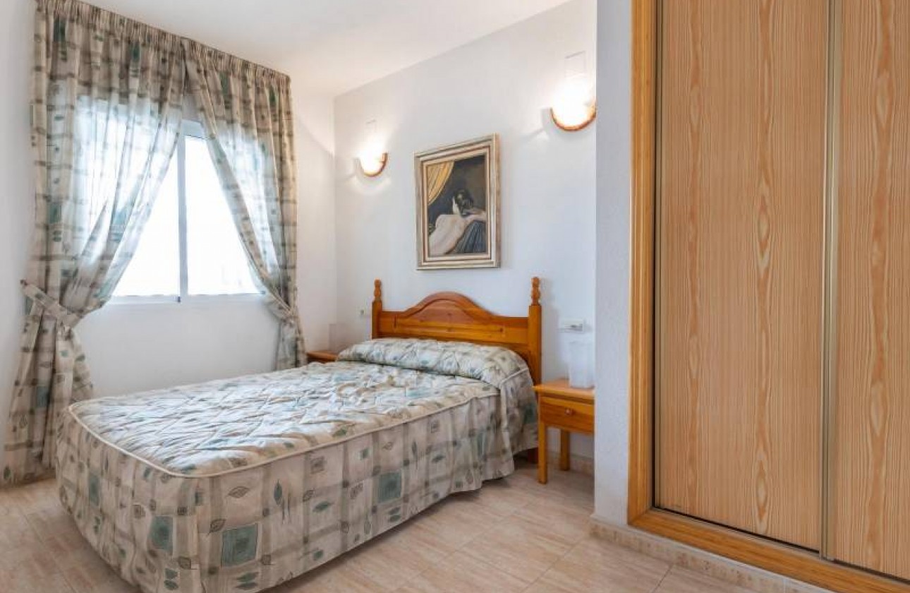 Resale - Apartment / flat - Torrevieja - Estacion de autobuses