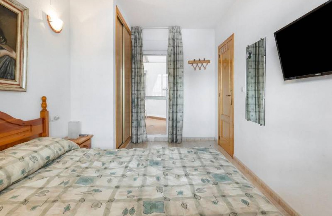 Resale - Apartment / flat - Torrevieja - Estacion de autobuses